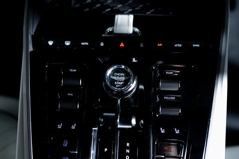 2025 Aston Martin DBX V8 707
