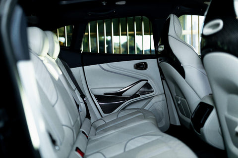 2025 Aston Martin DBX V8 707