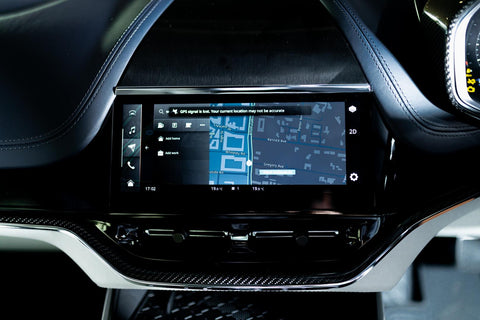 2025 Aston Martin DBX V8 707