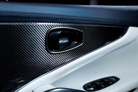 2025 Aston Martin DBX V8 707