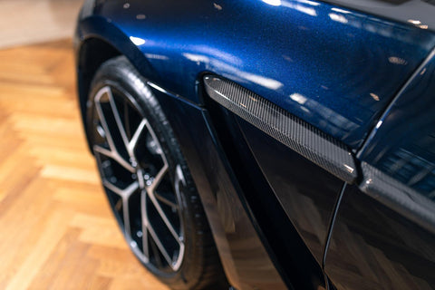 2025 Aston Martin DBX V8 707
