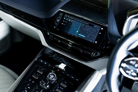 2025 Aston Martin DBX V8 707