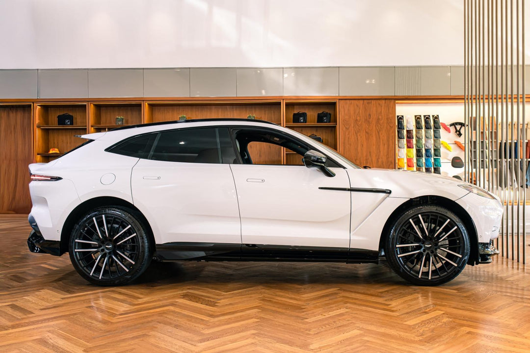user_eba89c80④ 2023 Aston Martin DBX V8 707 LIMITED EDITION – Daytona